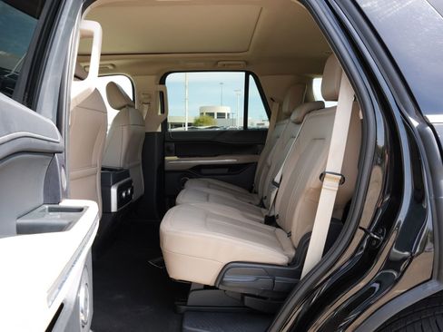 Used 2024 Ford Expedition Limited image 19