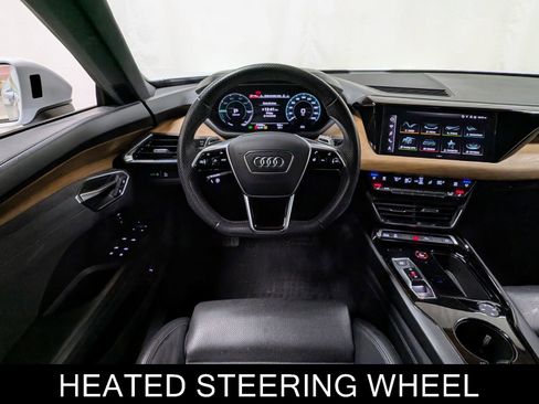 Used 2023 Audi e-tron GT Premium Plus image 2
