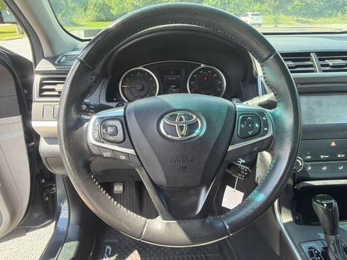 Used 2017 Toyota Camry SE FWD image 17