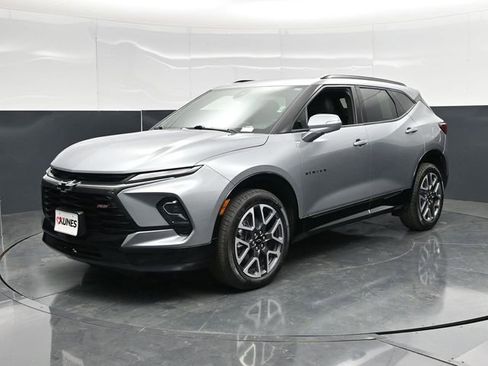 Used 2025 Chevrolet Blazer RS AWD/4WD image 3