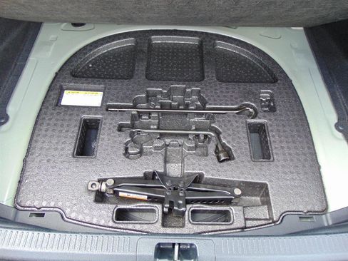 Used 2020 Toyota Camry XSE FWD image 13