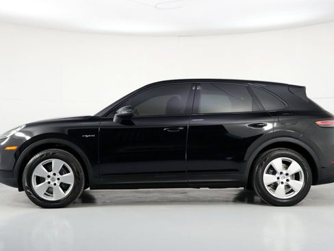 Used 2020 Porsche Cayenne E-Hybrid w/ Premium Package image 9