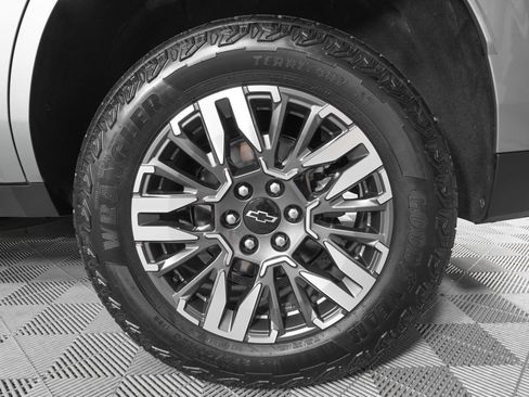 Used 2025 Chevrolet Tahoe Z71 AWD/4WD image 31