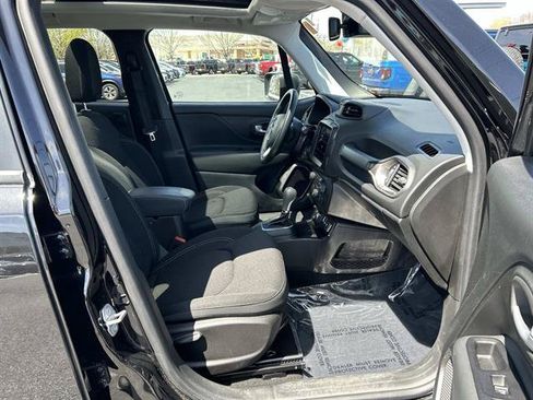 Certified 2023 Jeep Renegade Latitude w/ Sun/Sound Group AWD/4WD image 18