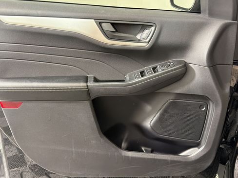Used 2022 Ford Escape SE w/ SE Sport Appearance Package FWD image 11