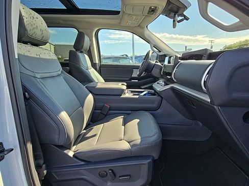 New 2025 Ford Expedition Active image 58