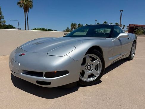 Used 1998 Chevrolet Corvette Coupe w/ Roof Pkg RWD image 1