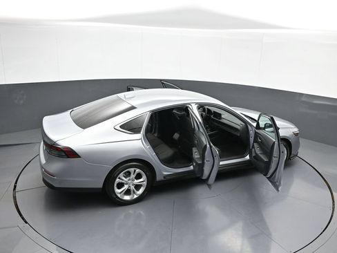 Used 2023 Honda Accord LX image 44