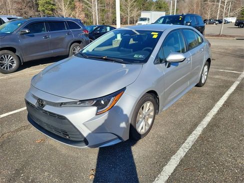 Used 2023 Toyota Corolla LE image 7