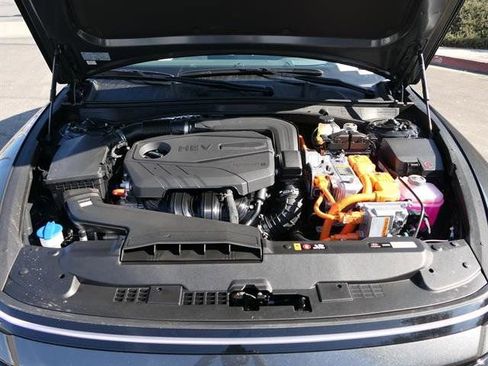 New 2025 Hyundai Sonata Limited image 30