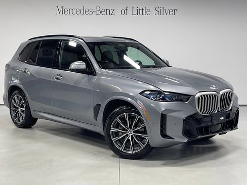 Used 2024 BMW X5 xDrive40i w/ M Sport Package AWD/4WD image 8