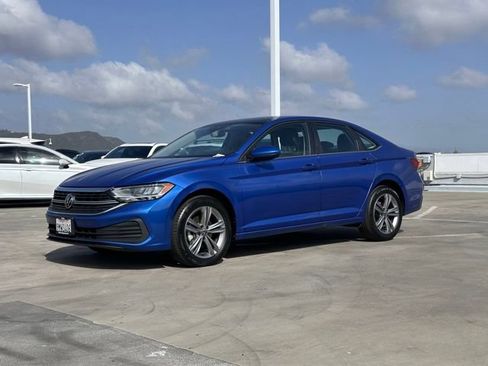 Used 2024 Volkswagen Jetta SE FWD image 6