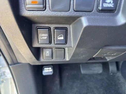 Used 2023 Nissan Frontier SV w/ SV Convenience Package image 26