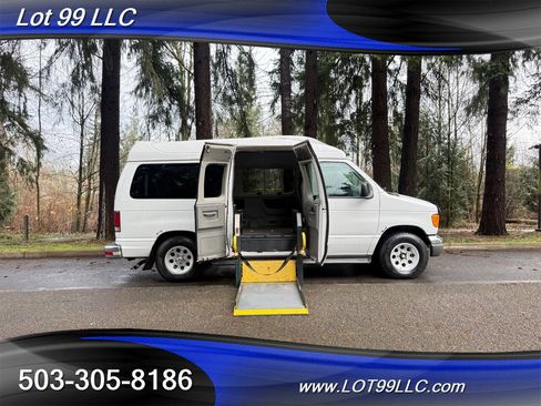Used 2005 Ford E-150 and Econoline 150 Wagon image 1
