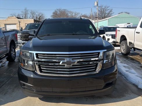 Used 2017 Chevrolet Tahoe LT image 2
