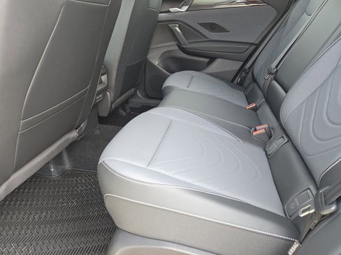 New 2026 Volkswagen Tiguan SE R-Line image 23