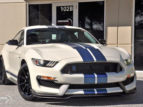 Used 2020 Ford Mustang Shelby GT350 w/ Technology Package RWD image 4