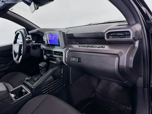Used 2024 Toyota Tacoma TRD Sport image 28