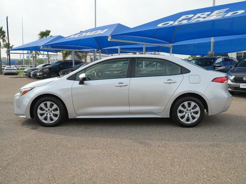 Used 2023 Toyota Corolla LE FWD image 8
