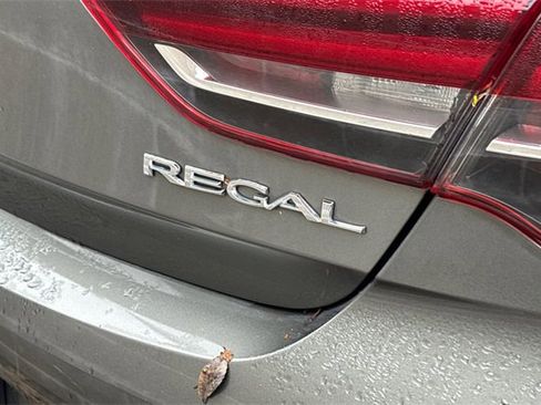 Used 2019 Buick Regal Preferred w/ Sights and Sounds Package image 6