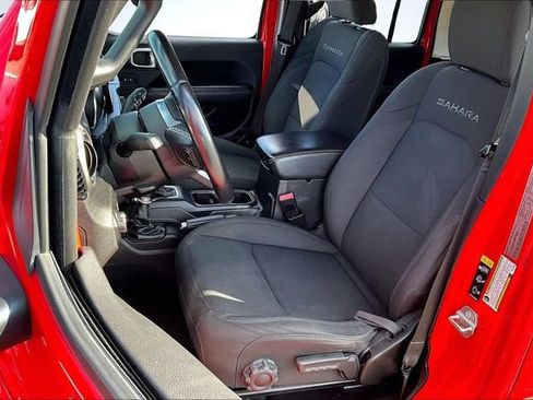 Used 2021 Jeep Wrangler Unlimited Sahara AWD/4WD image 21