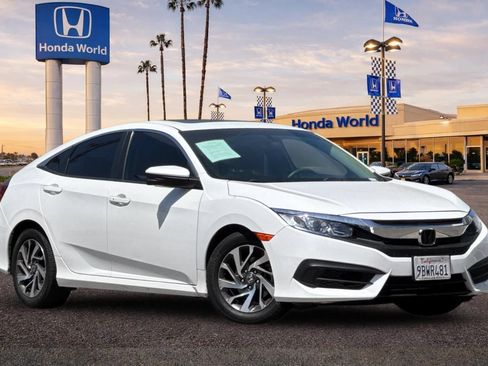 Used 2018 Honda Civic EX image 2