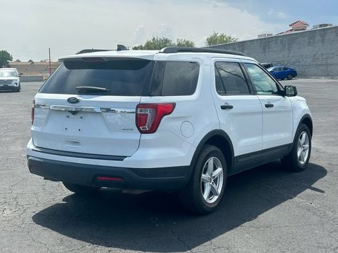 Used 2018 Ford Explorer 4WD image 3