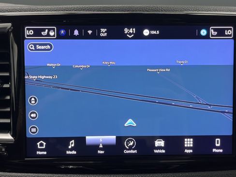 Used 2023 Chrysler Pacifica Limited w/ Uconnect Theater Family Group FWD image 15