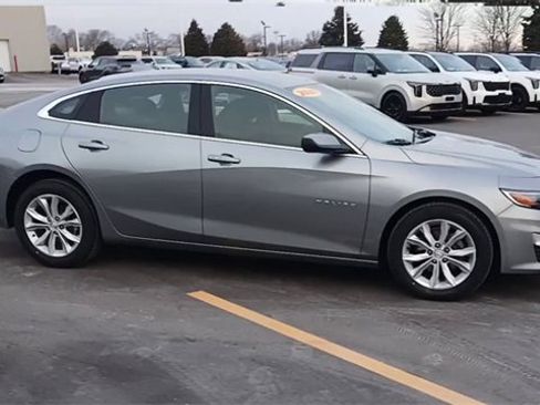Used 2025 Chevrolet Malibu LT image 4