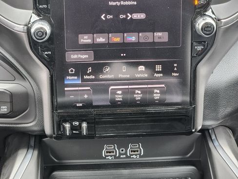 New 2026 RAM 2500 Laramie AWD/4WD image 12