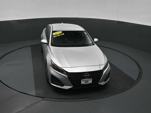 Used 2023 Nissan Altima 2.5 SV FWD image 40