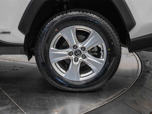 Used 2020 Toyota RAV4 XLE image 10