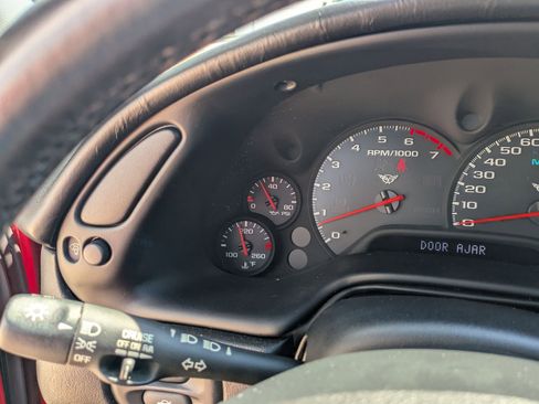 Used 1999 Chevrolet Corvette Coupe w/ Memory Pkg image 20
