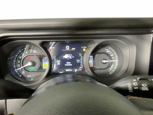 Used 2024 Jeep Wrangler Unlimited w/ Convenience Group AWD/4WD image 24