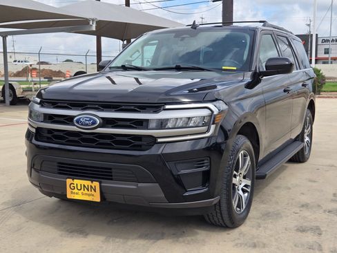 Used 2024 Ford Expedition XLT AWD/4WD image 3