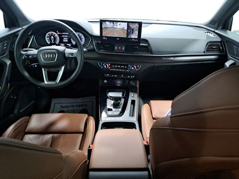 Used 2023 Audi Q5 e Premium Plus AWD/4WD image 9
