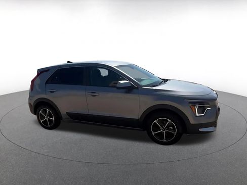Used 2026 Kia Niro LX FWD image 2