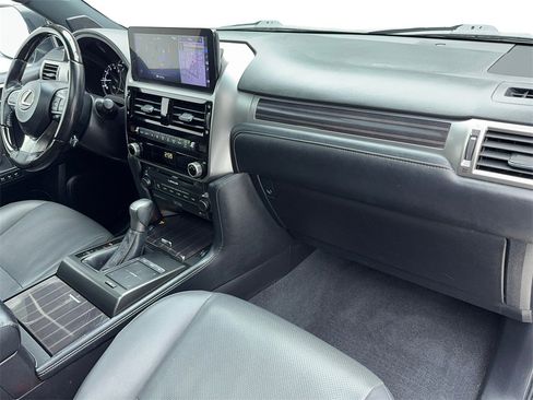 Used 2023 Lexus GX 460 Premium w/ Accessory Package image 43
