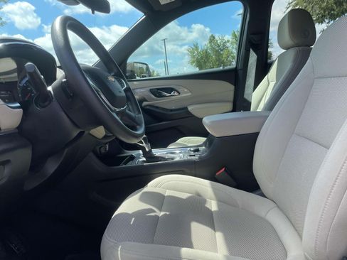 Used 2023 Chevrolet Traverse LS FWD image 15