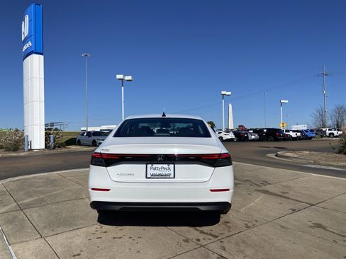 New 2026 Honda Accord SE image 9