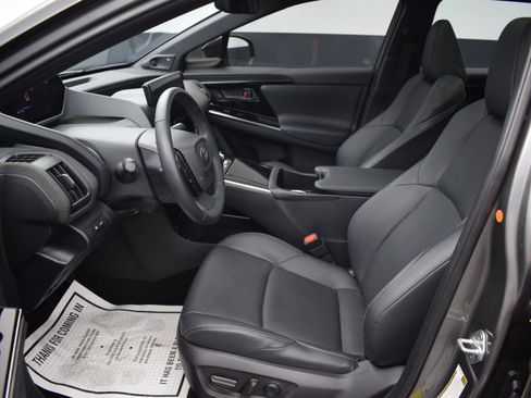 Used 2023 Toyota bZ4X Limited image 15