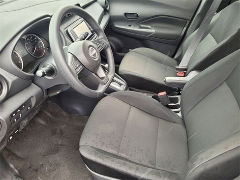 Used 2024 Nissan Kicks S image 10