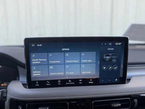 Used 2022 Lincoln Nautilus FWD w/ Premium Package image 32
