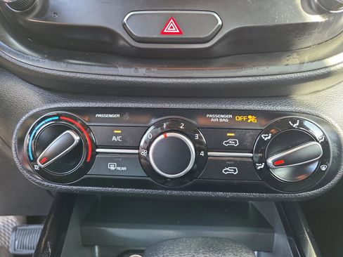 Used 2020 Kia Soul LX FWD image 20