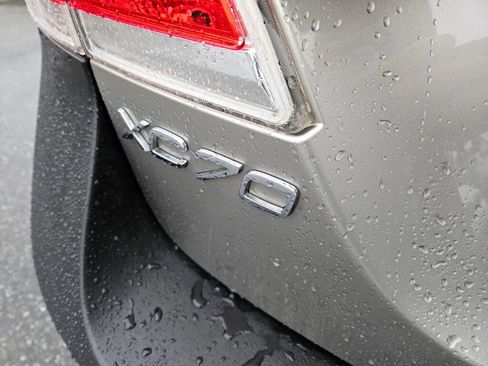 Used 2016 Volvo XC70 T5 Platinum w/ Protection Package image 12