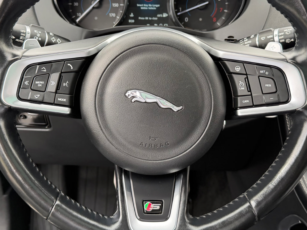 Used 2017 Jaguar F-PACE S AWD/4WD image 19