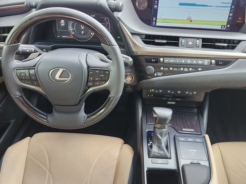 Used 2019 Lexus ES 350 Ultra Luxury w/ Accessory Package 2 FWD image 27