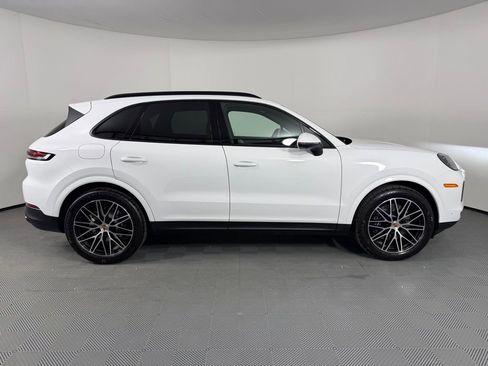 Certified 2026 Porsche Cayenne AWD/4WD image 7