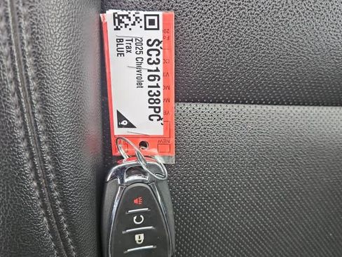 Used 2025 Chevrolet Trax ACTIV w/ Driver Confidence Package FWD image 20