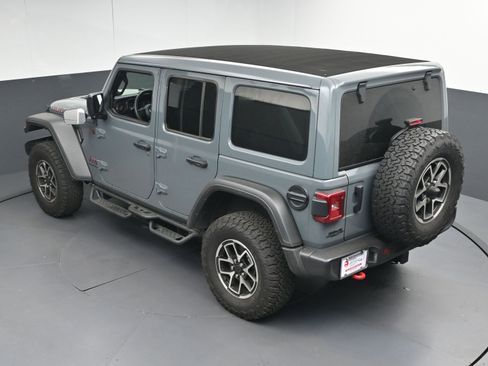 Used 2025 Jeep Wrangler Unlimited Rubicon w/ Convenience Group image 36